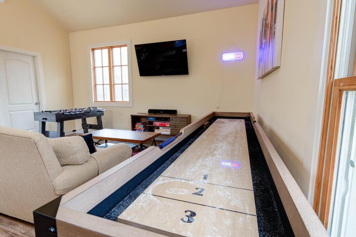 Game Room ~ Fire Pit ~ Resort Access ~ Huge Home Lake Lure Exterior foto